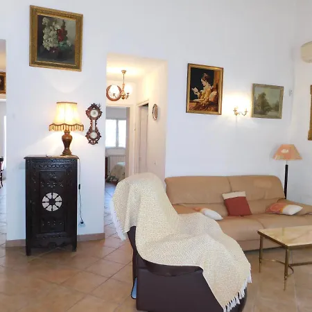 Villa Charmante Villa La Farigoule Proche Plage, Climatisee