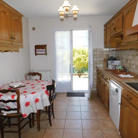 Charmante Villa La Farigoule Proche Plage, Climatisee