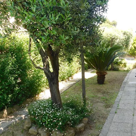 Charmante Villa La Farigoule Proche Plage, Climatisee * Antibes